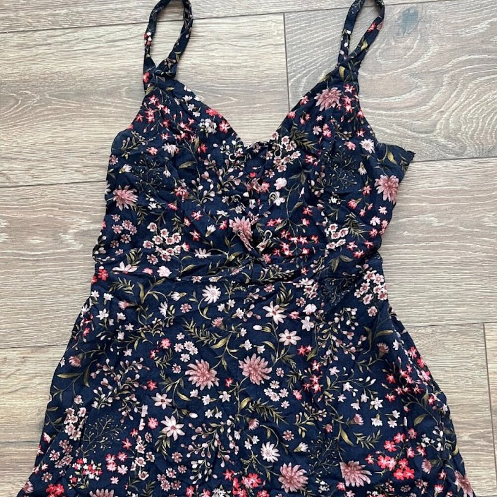 American Eagle Outfitters Blue Floral Boho Summer Casual Romper Size Medium